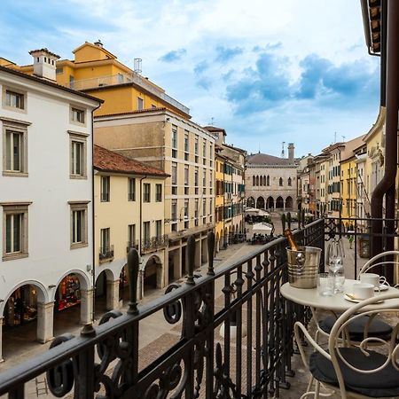 Mercatovecchio Luxury Apartments Udine Exteriör bild