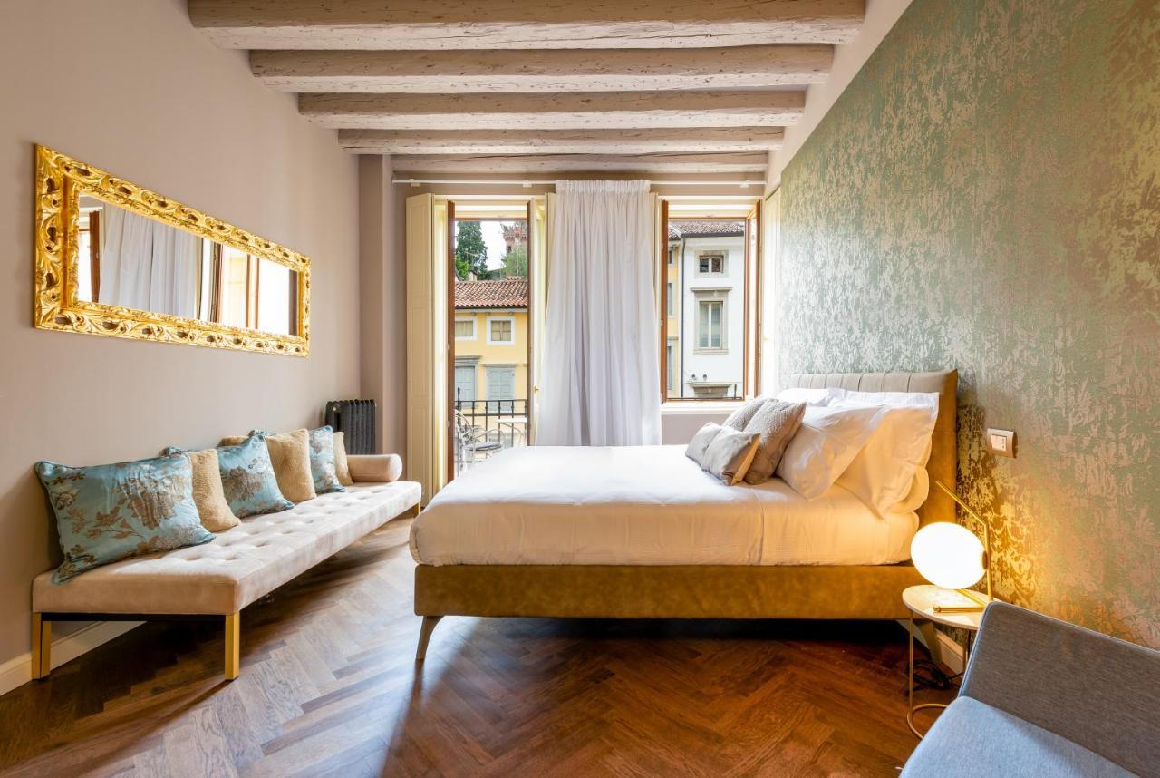 Mercatovecchio Luxury Apartments Udine Exteriör bild